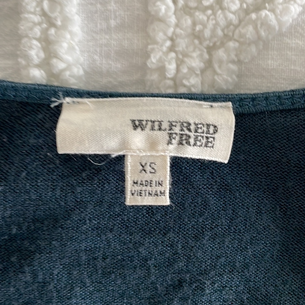 Wilfred Deep V-Neck Cropped Top in Dark Teal - Picture 4 of 7